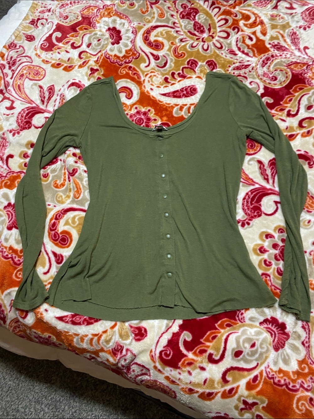 Guess Olive Green Button-Front Long Sleeve Top